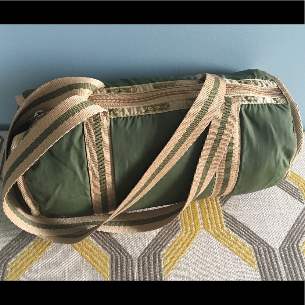 Le sport sac barrel shoulder bag